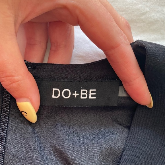 Bell Sleeve Criss Cross Deep V Peplum Top - Picture 5 of 5